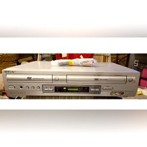 Sony SLV-D300P DVD VCR Combo Player VHS Recorder 4Head HiFi w/ Cables Tested